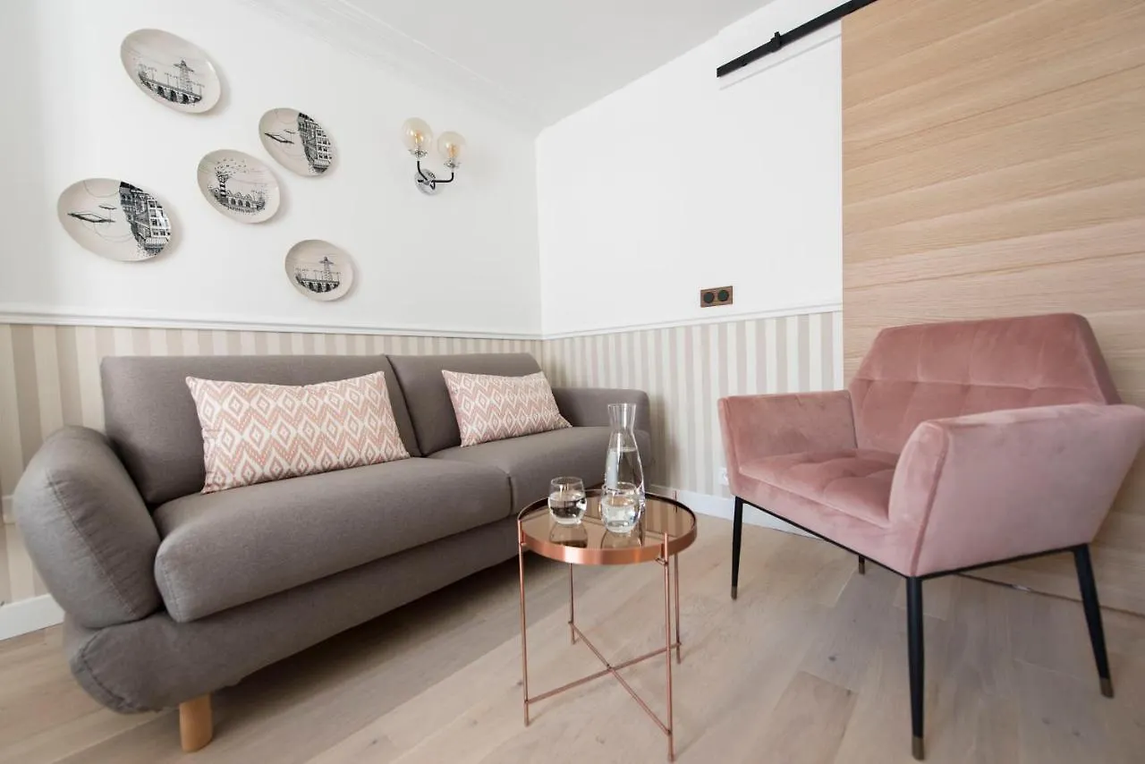 Leocadia Apartment *