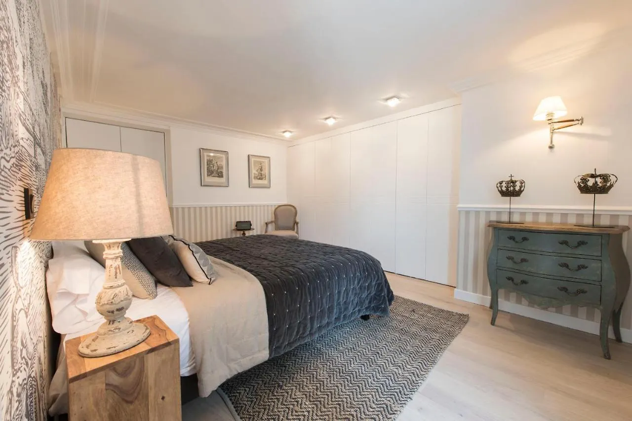 Leocadia Apartment Paris